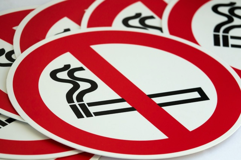 Nuovo divieto di fumo a Milano: dove e da quando diremo addio alle sigarette